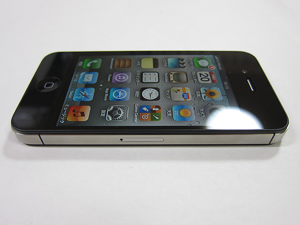 iPhone 4S斜め横から見た液晶