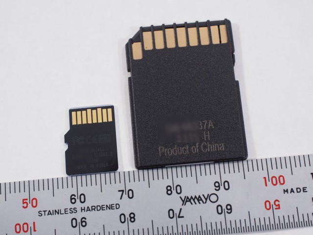 レキサー microSDHC 32GB Class10 UHS-I（LSDMI32GBJPR300A）カード裏面、生産国