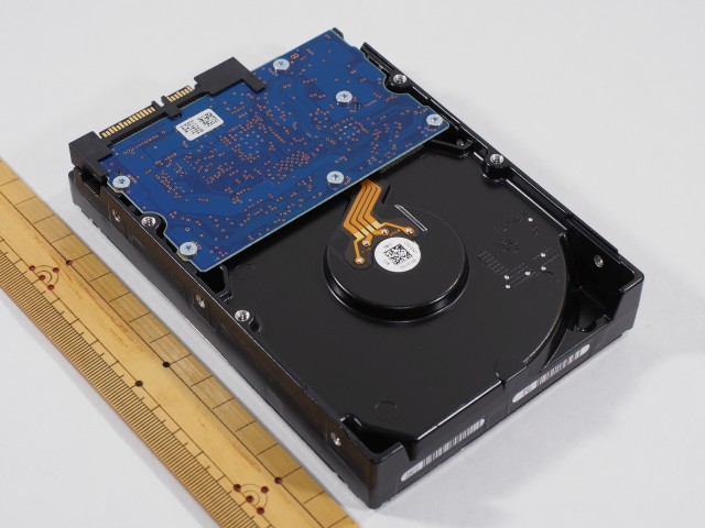 HGST HDS5C3020ALA632 2TB SATA/600(SATA 6Gb/s) 裏面