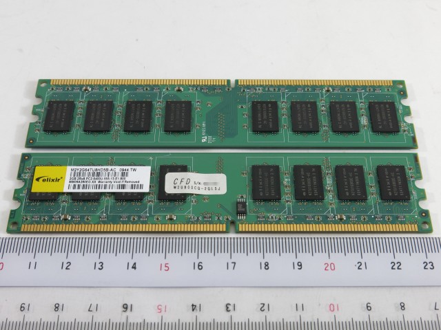 CFD W2U800CQ-2GL5J（DDR2 PC2-6400 2GB 2枚組）Elixir デスクトップ用メモリ 外観、表裏