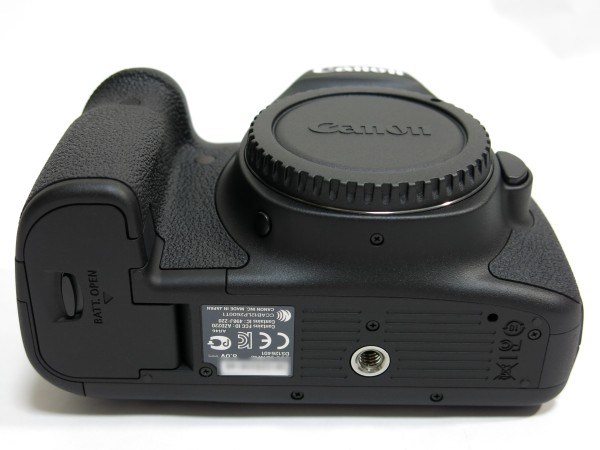 Canon EOS 6D 底面