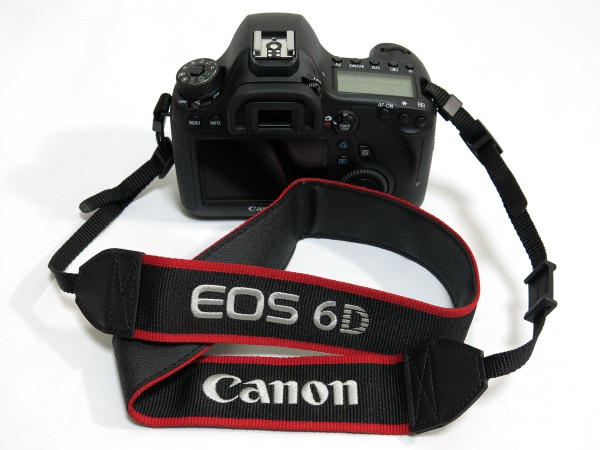Canon EOS 6D 機種名入り付属ストラップ