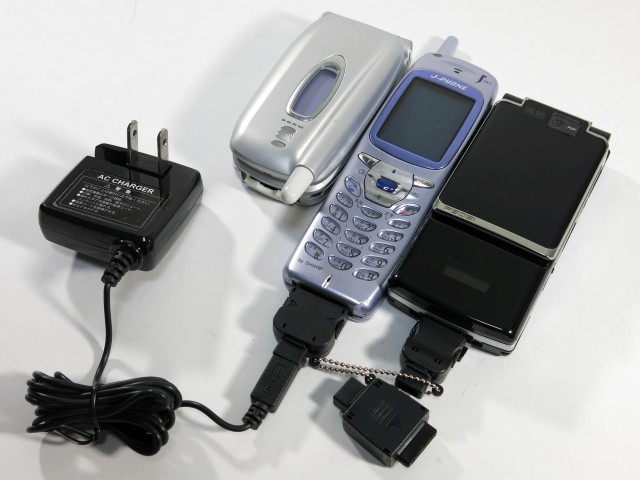 リックス/PGA 携帯電話用マルチ充電器 RX-JUA955PAF - ドコモ mova、J-PHONE PDC 携帯電話との接続