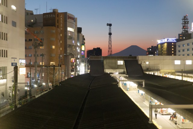 藤沢駅コンコースから見える富士山