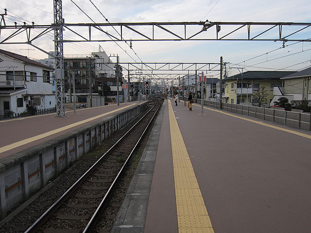 鵠沼海岸駅方面