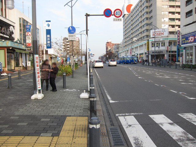 東口の相鉄ローゼン