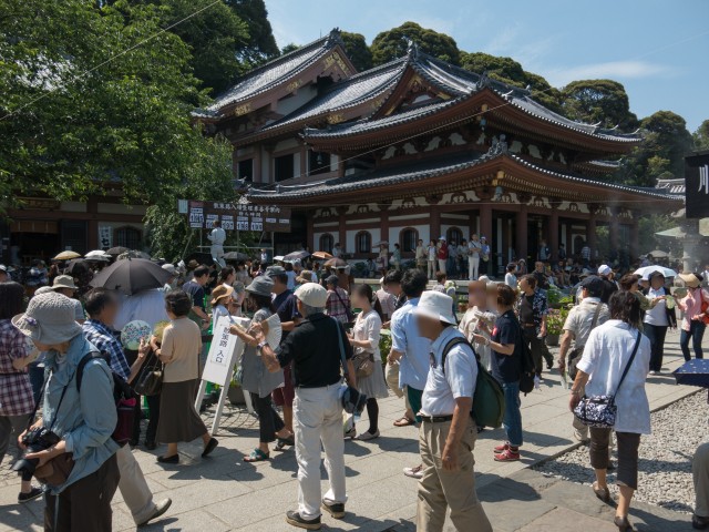 観音堂前の混雑