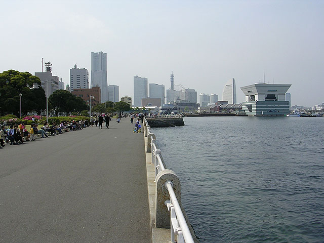 ランドマークタワー方面の風景