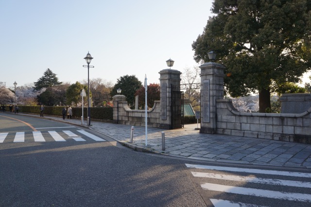 正面の山手門